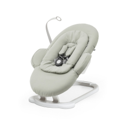 Lehátko STOKKE Steps Soft Sage s bielim rámom