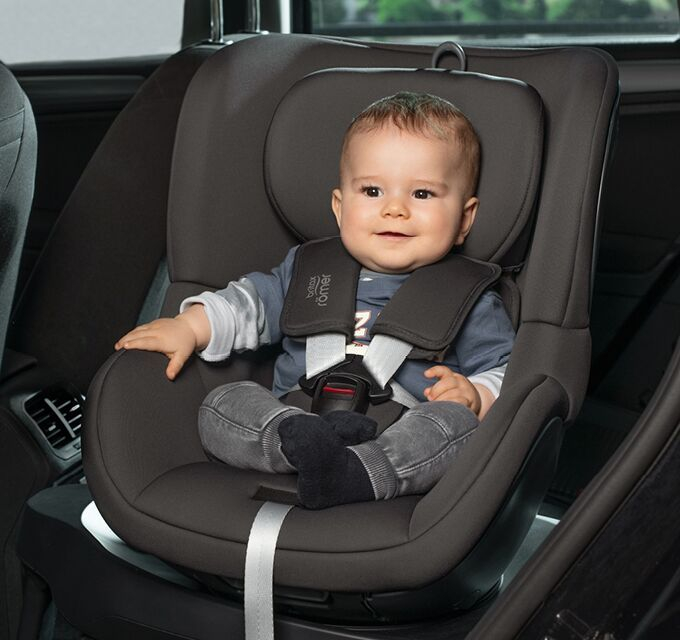 Autosedačka BRITAX-ROMER Dualfix M Plus - Space Black