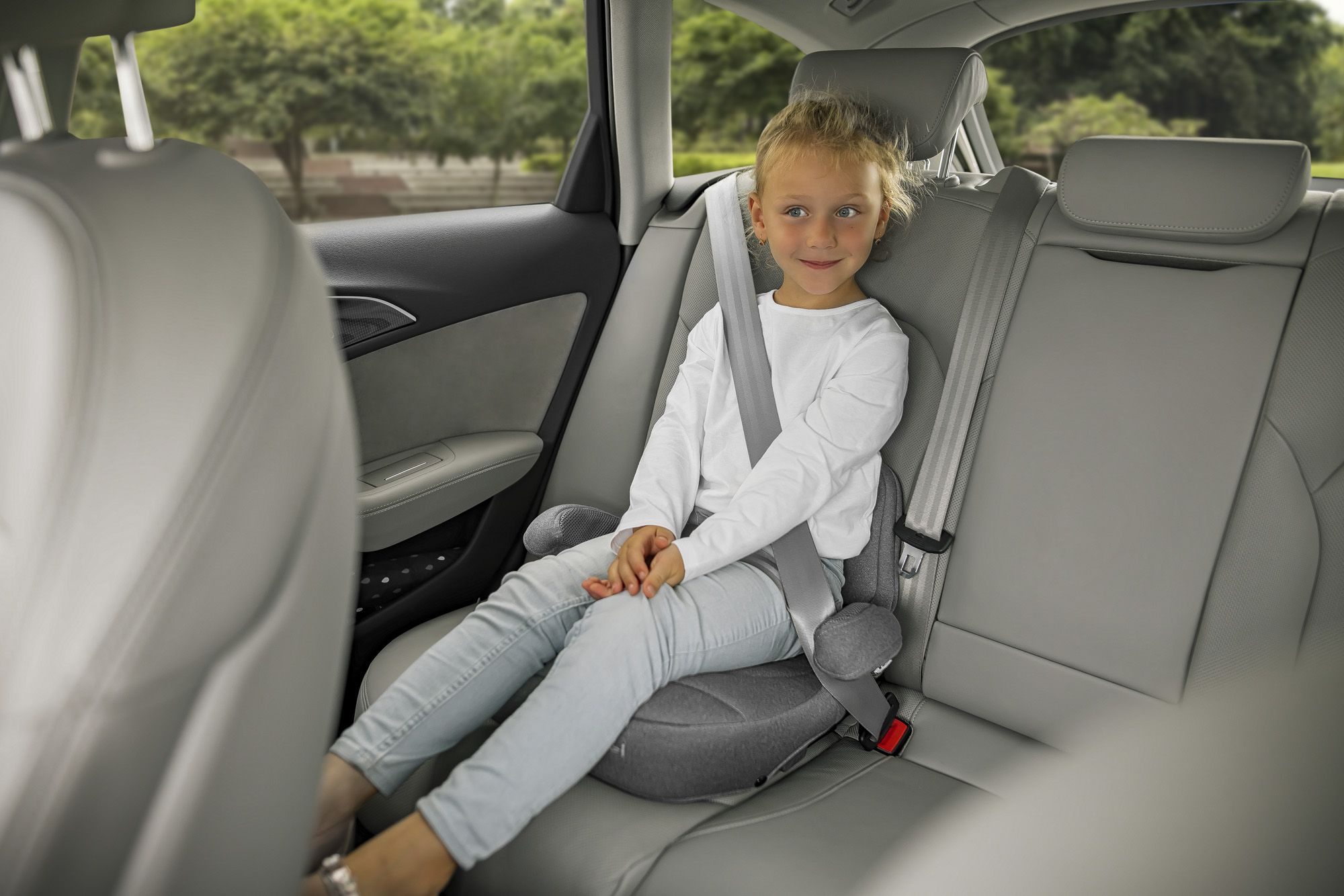 ZOPA Podsedák s isofix iBooster i-Size - Silver Grey